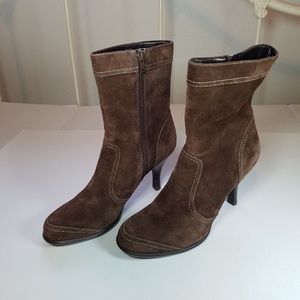 Nine West brown suede heeled booties. Sz 8.